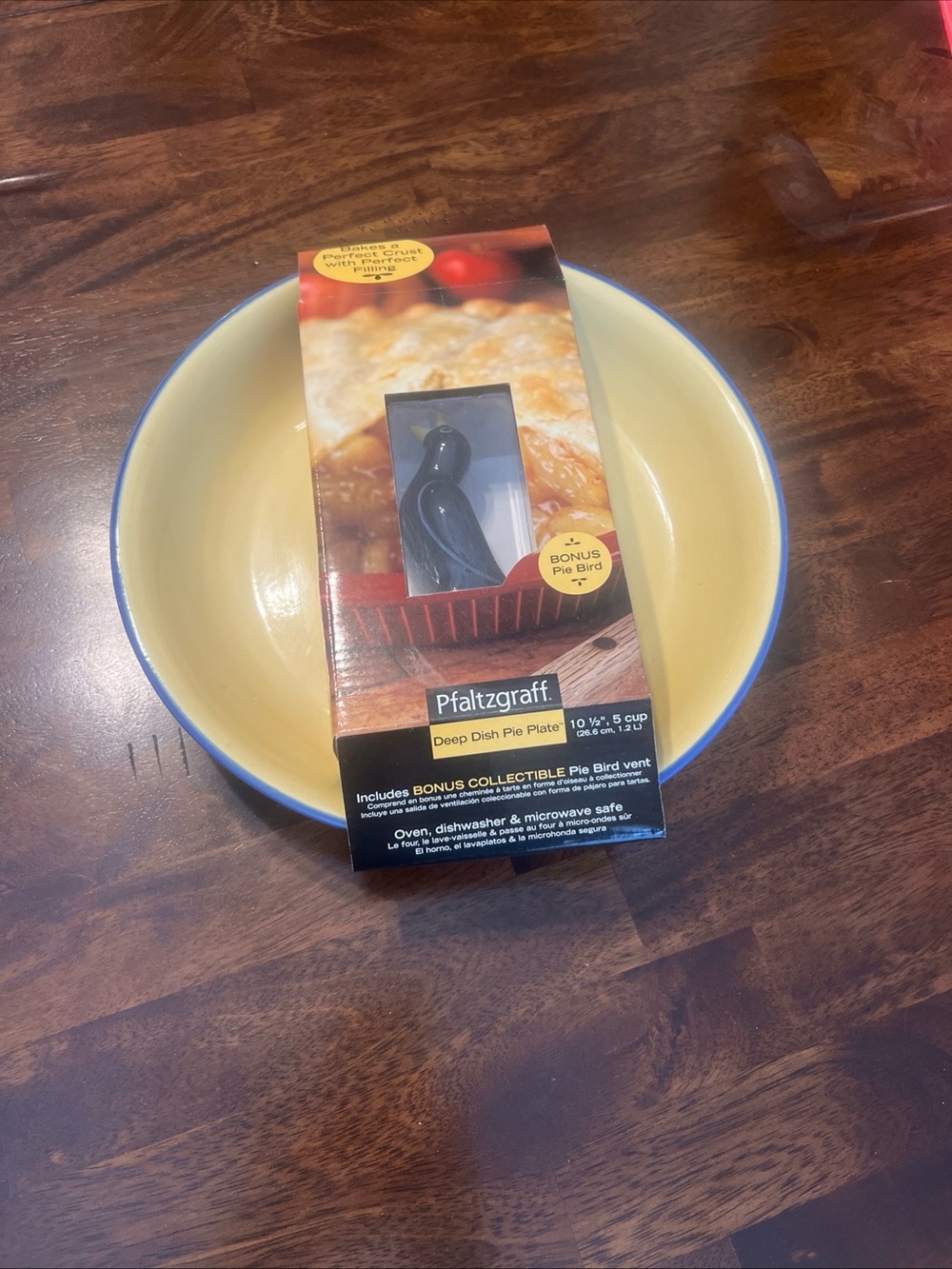 Pfaltzgraff Yellow and Blue Deep Dish Pie Plate with Bonus Pie Bird